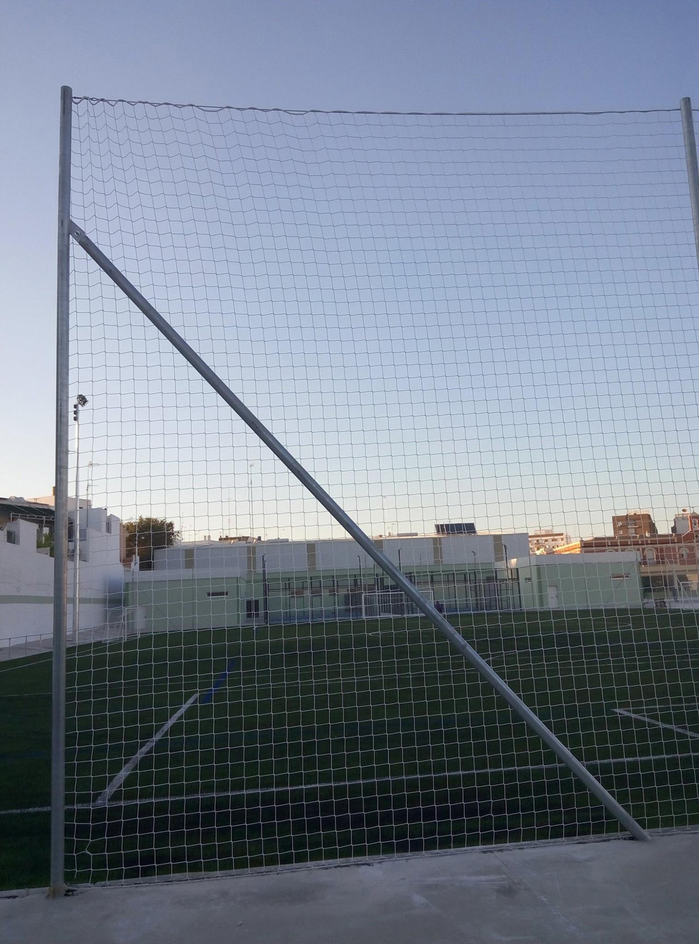 POSTE REFUERZO METÁLICO GALVANIZADO PARA RED PROTECCIÓN SIN BOTES